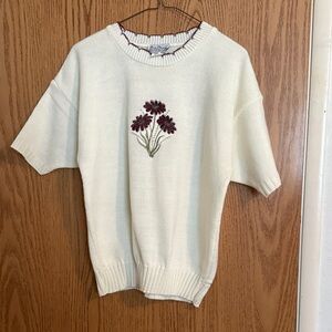Vintage 80s 90s Nan Dorsey Short Sleeve Floral Embroidered Cream Sweater Scallop